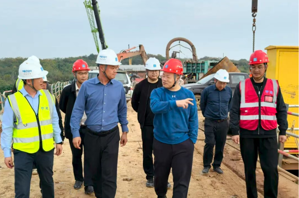 武俊杰赴武汉环线项目调研指导工作         中建二局土木工程集团有限公司     2025年11月1日 22:30 北京
