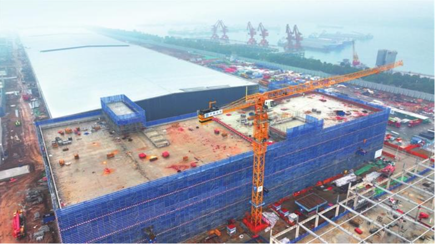 远景动力一期主体工程封顶