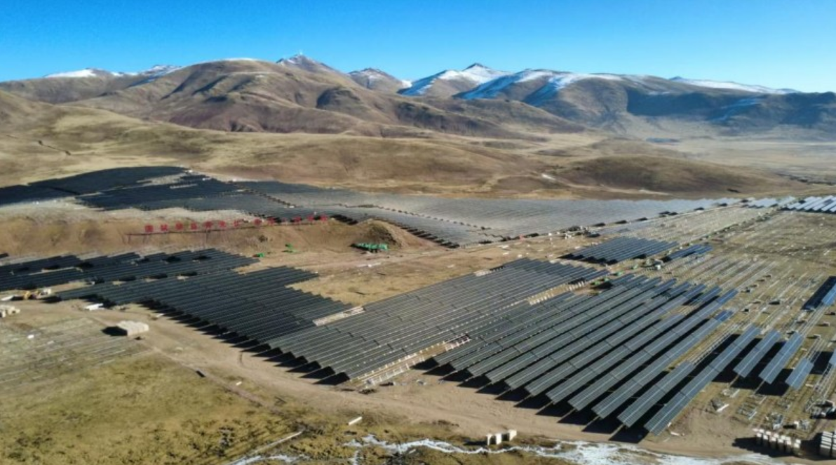 八宿益青300兆瓦光伏项目加速推进 建设进度超九成