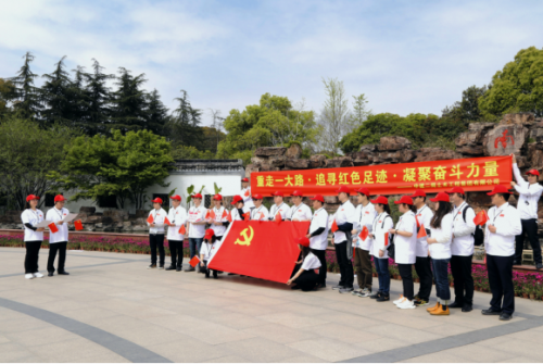 【人民网】追寻红色足迹，百人接力重走革命路线